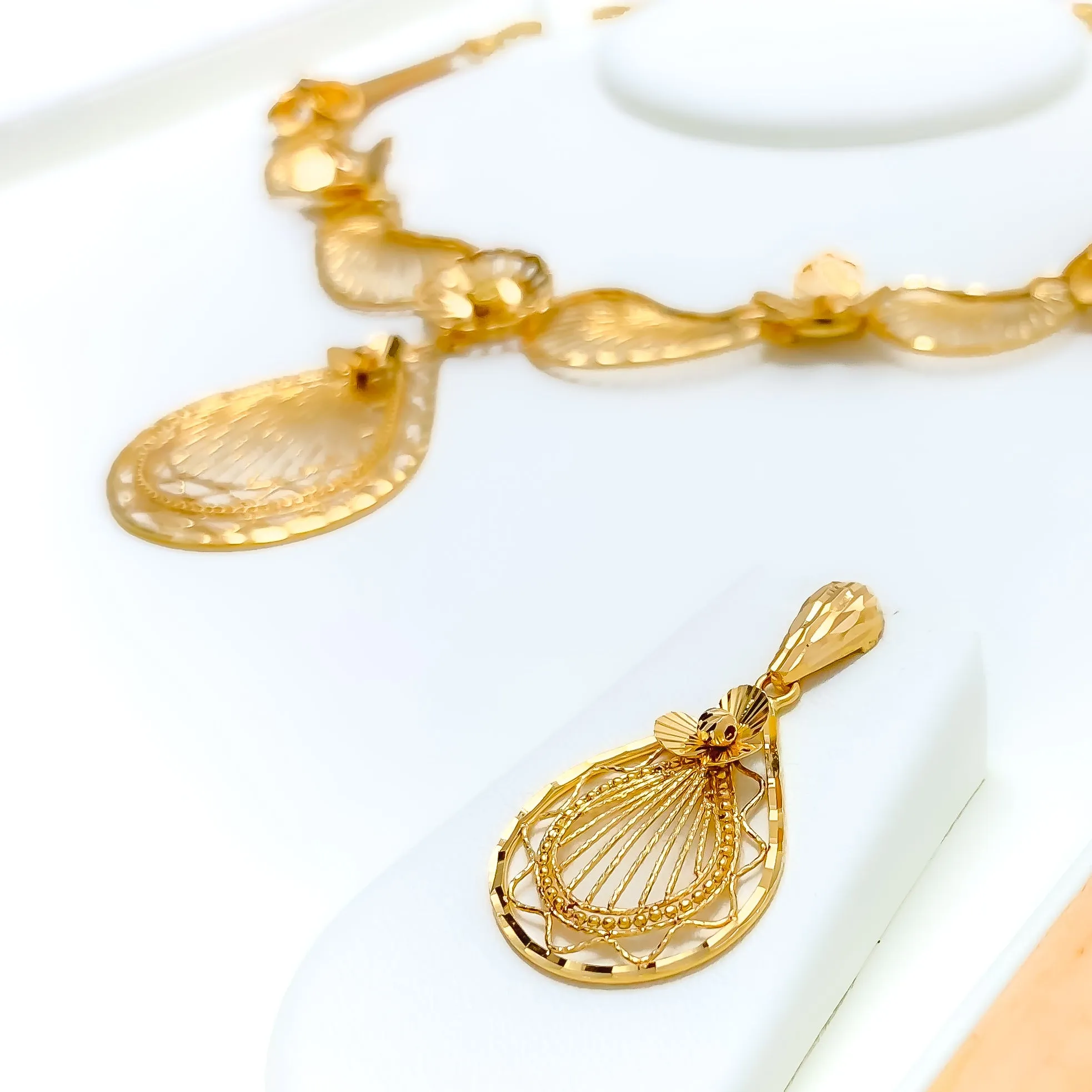 Abstract Floral Paisley 22k Gold Necklace Set