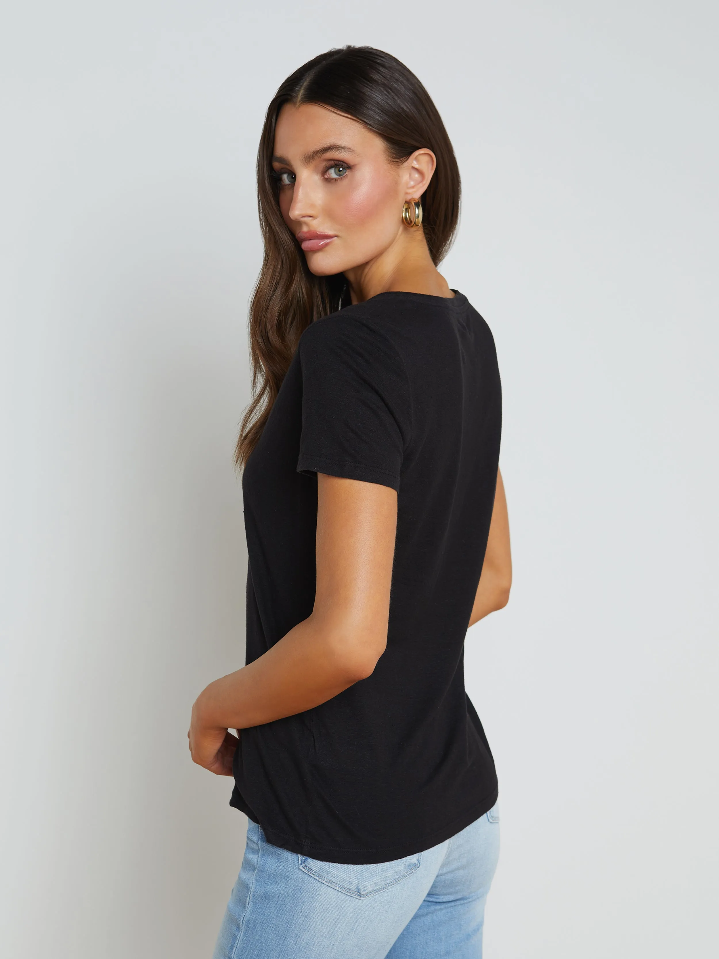 Daijia V-Neck Tee