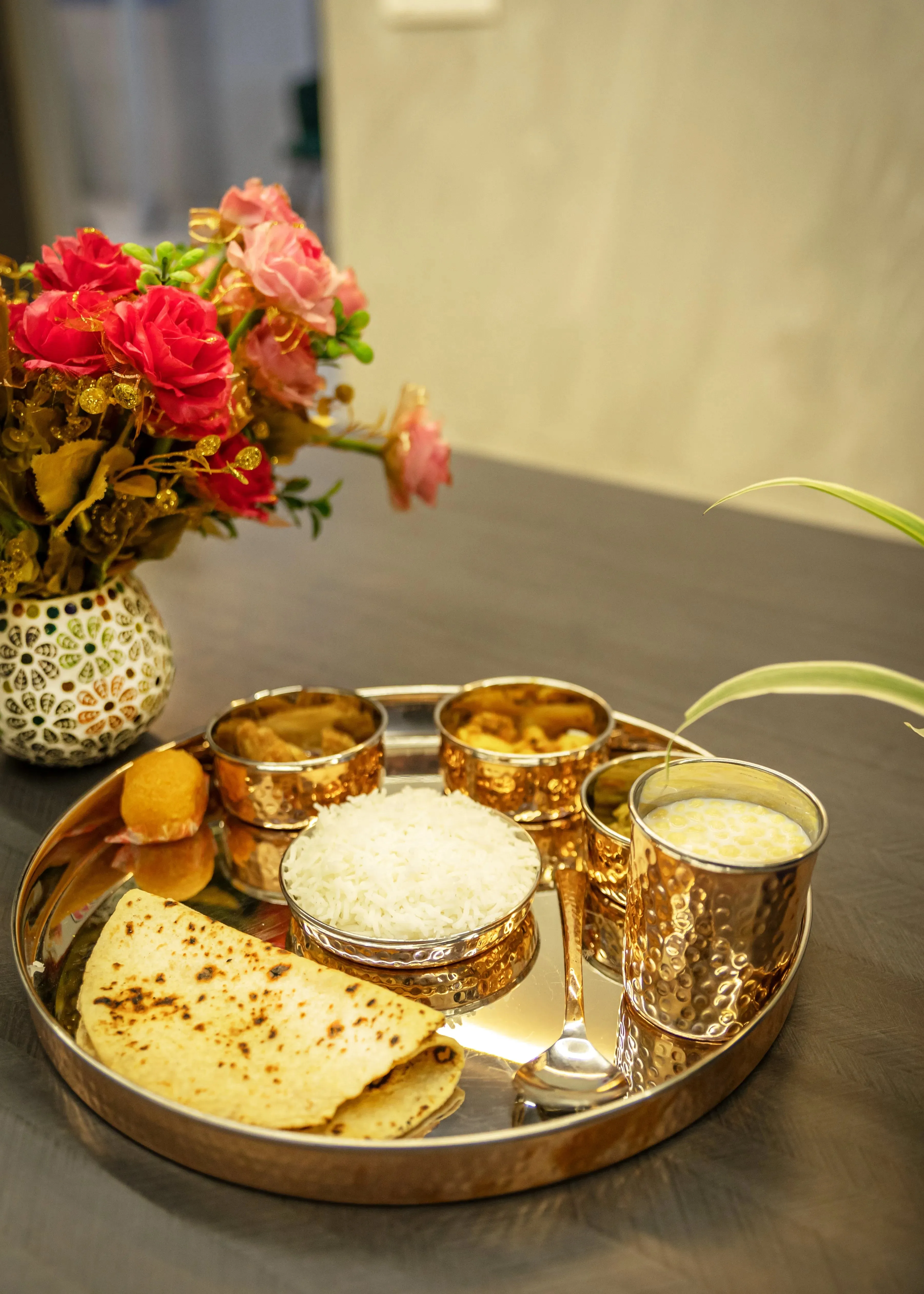 Metal Food Thali With Bowls