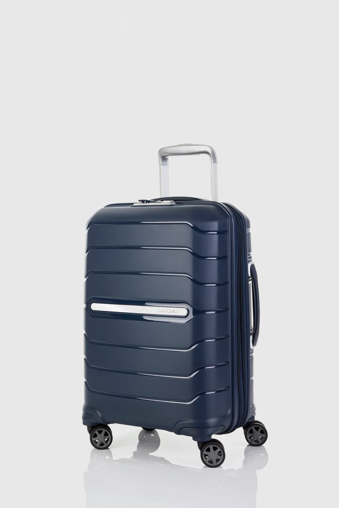 Oc2lite 55cm Suitcase