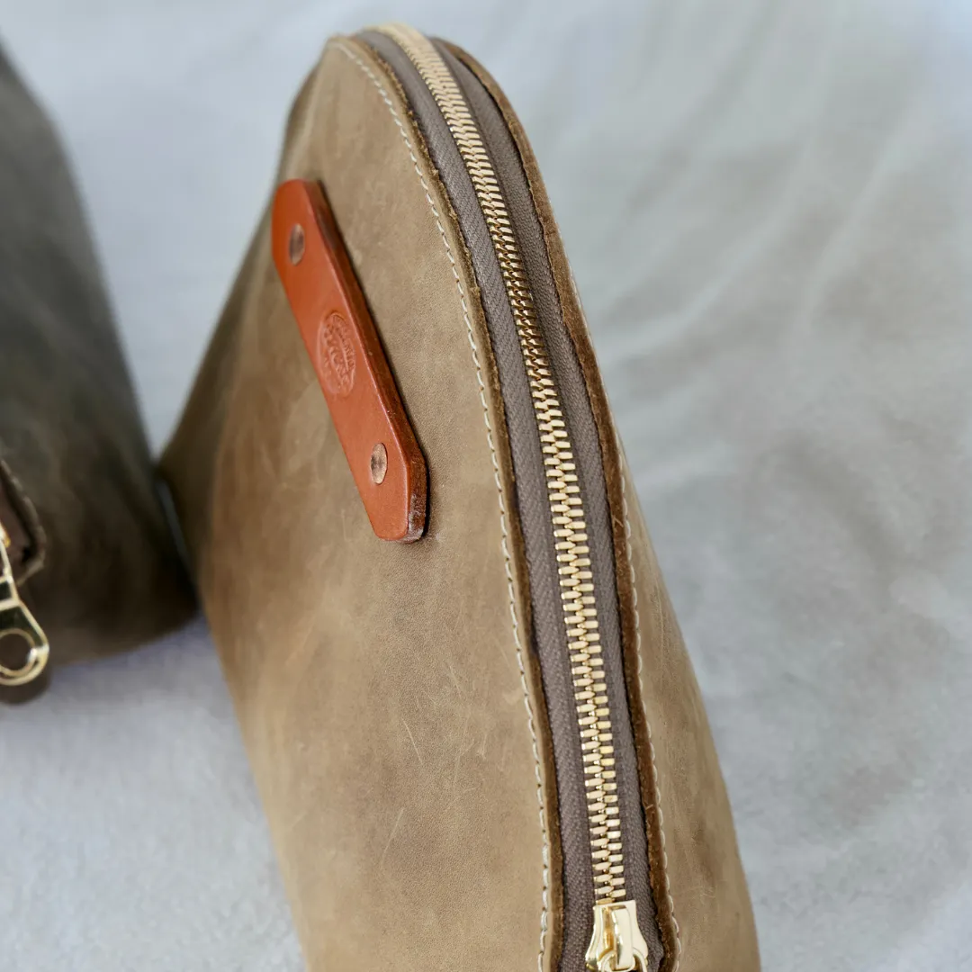 Sandstone Men's Crescent Bag